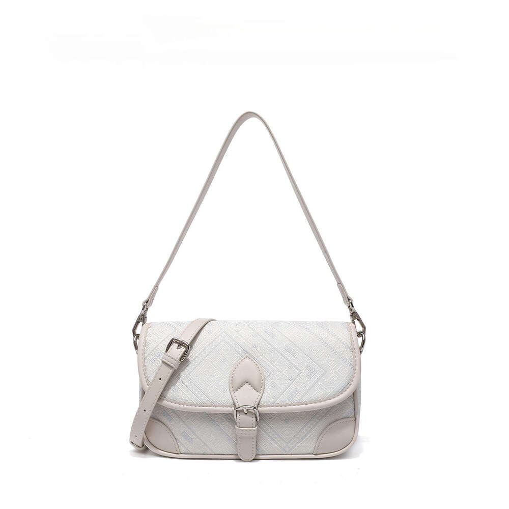 New Niche Handwoven Baguette Bag for Women, Commuting Versatile Single Shoulder Crossbody Small Square Bag, Fashionable Handbag