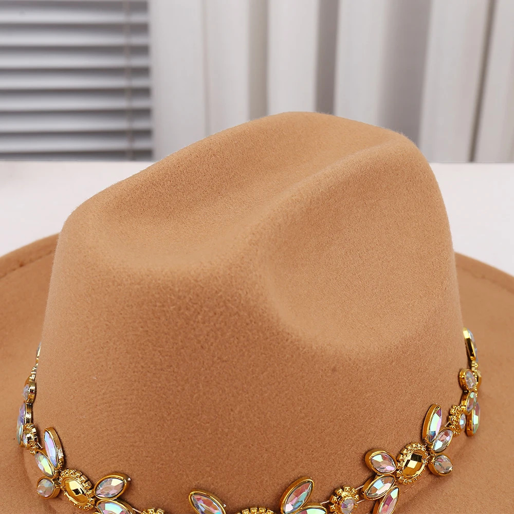 Fashionable Gold Chain Decorated Casual Breathable Single Color Versatile Simple Style Cowboy Hat for Women 251015