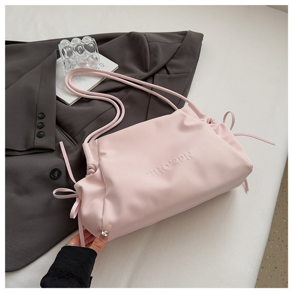 Fashionable High-Sense Womens Shoulder Bag: Spacious Commuting Companion with Comfortable Straps