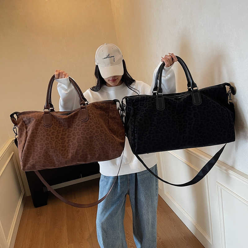 Travel Bag Leopard Print Large Capacity Crossbody Handbag Short Distance Business Travel Bag Gym Bag 250415
