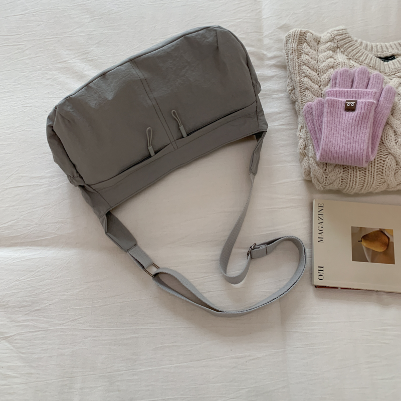 Autumn women's fashionable mobile phone bag with large capacity function, new high-end versatile casual small and simple shopping commuting shoul