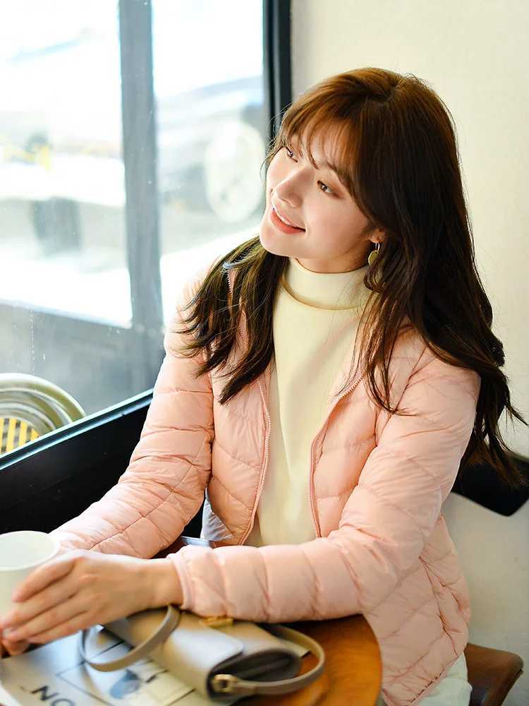 15 Colors Women Ultra Lightweight Puffer Jacket 2023 New Korean Fashion Hooded Short Female WindResistant Breathable Down Coat W251016