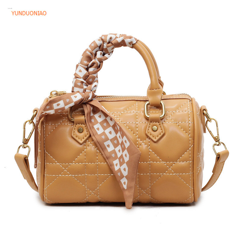 Autumn and winter new designer bag luxury handbag new women's shoulder bag versatile commuting bag fashionable Boston bag women's shoulder b