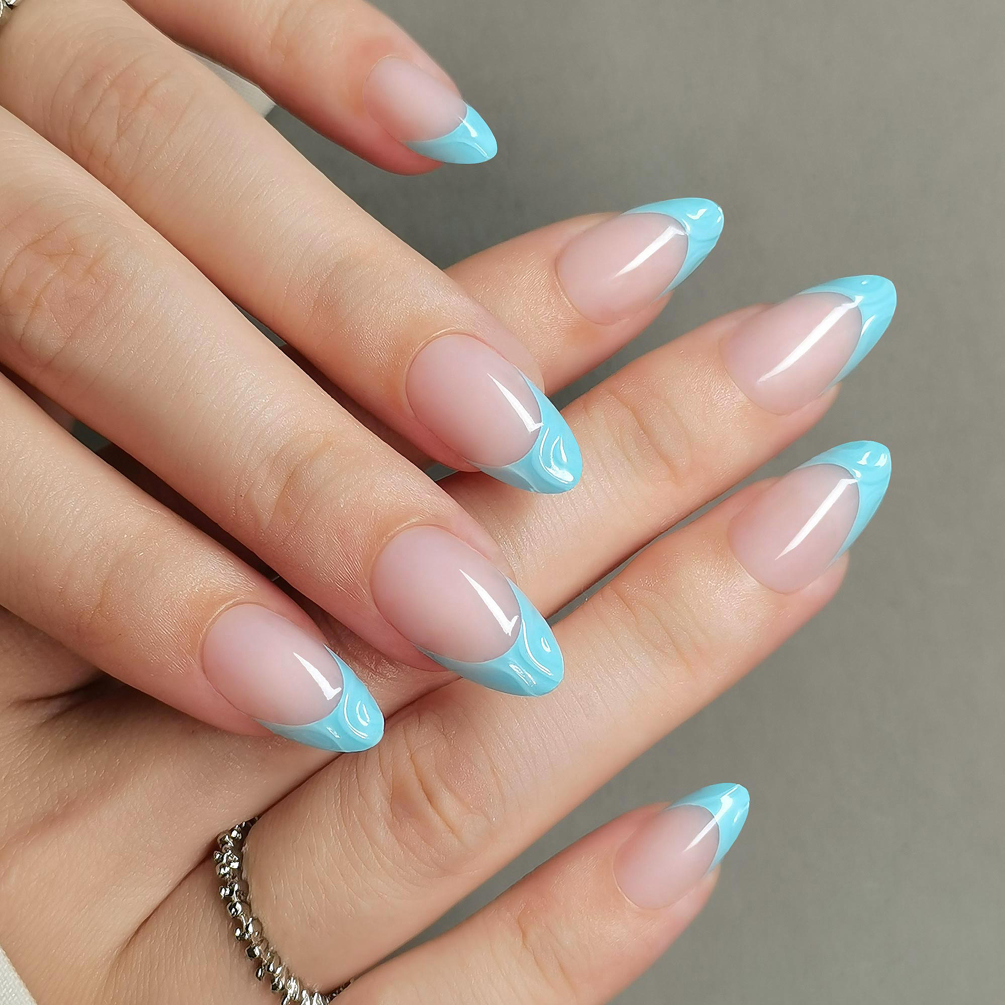 32pcs 3D Fake Nails Reusable Press on Nails French Design Almond Nail Tips Acrylic False Nails Unique Nail Art Nail Charm