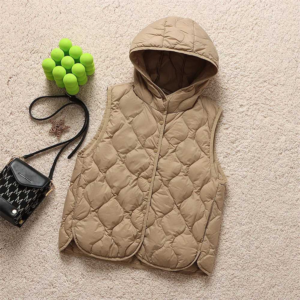 Fashion Lightweight Hooded Down Vest Woman Short Slim Fit Warm Winter Puffer Waistcoat Women Gilet Single Breasted VT335 W251016