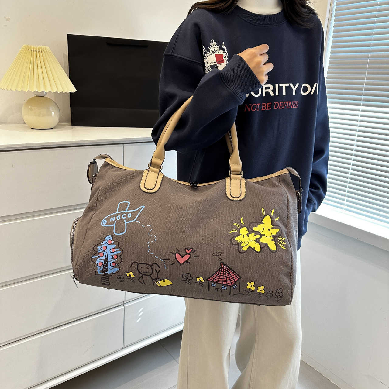 New Graffiti Outdoor Sports Gym Bag Fashionable Unisex Large Capacity Travel Bag Business Trip with Shoe Compartment Handbag for Women 250415