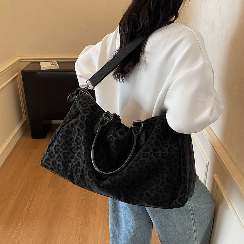 Travel Bag Leopard Print Large Capacity Crossbody Handbag Short Distance Business Travel Bag Gym Bag 250415