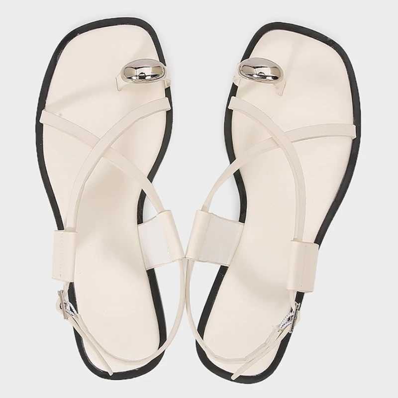 Square Toe Buckle Women Flip Flops Cross Tied Metal Decoration Sandals Fashion Comfortable Plus Size Women Vacation Beach Shoes Z251015