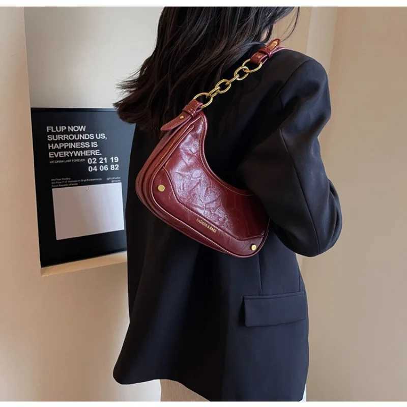 Senior sense of shoder bag 2025 new models of popar explosive models hundred hihed crossbody fi underarm bags1 D251017