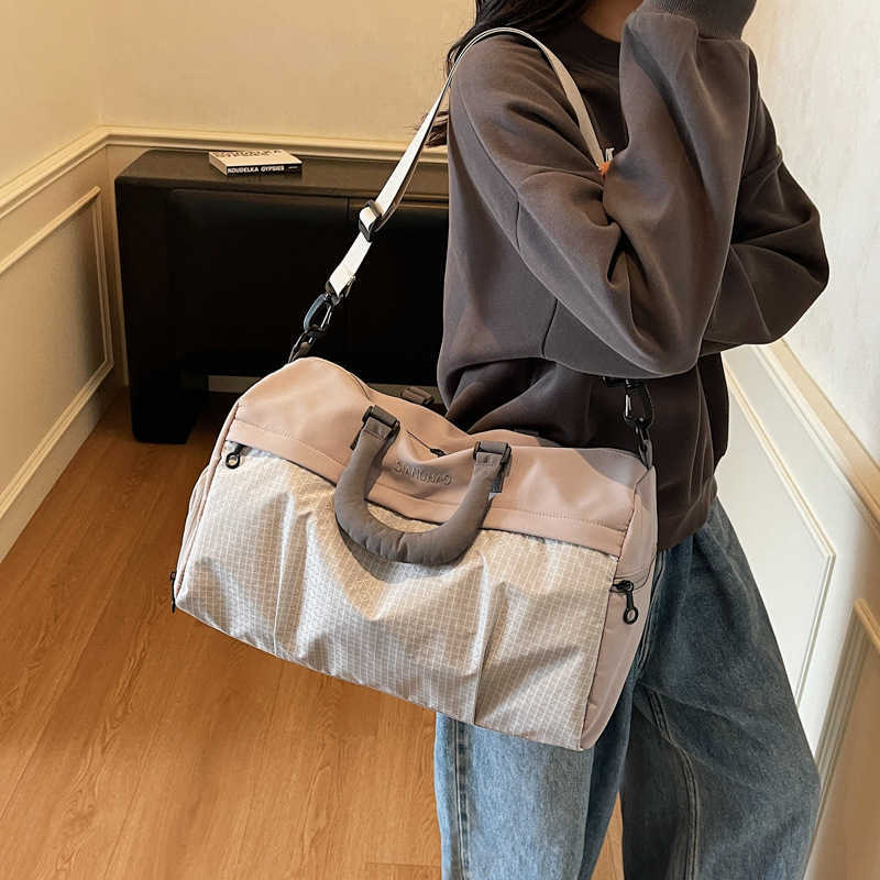 New multifunctional lightweight stylish gym bag outdoor casual fashion tote large capacity travel bag for men 250415