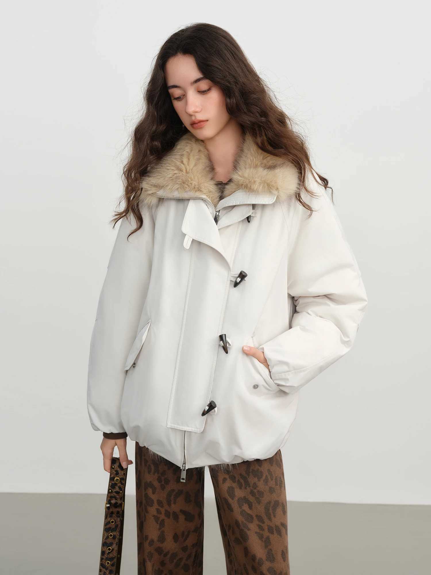 FSLE 2025 Winter Women Short Barn Style Jacket Oversized Utility Parka Coat Plush Fur Collar MultiPockets for Casual Comfort W251016
