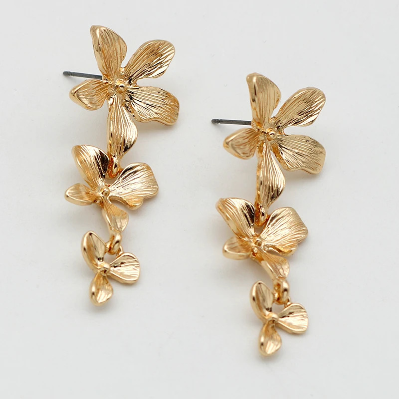 Three Metal Flowers Earrings For Women Long Drop Fashion Cute Jewelry Trendy Textured s Gifts Party Accessories MQ012 251016