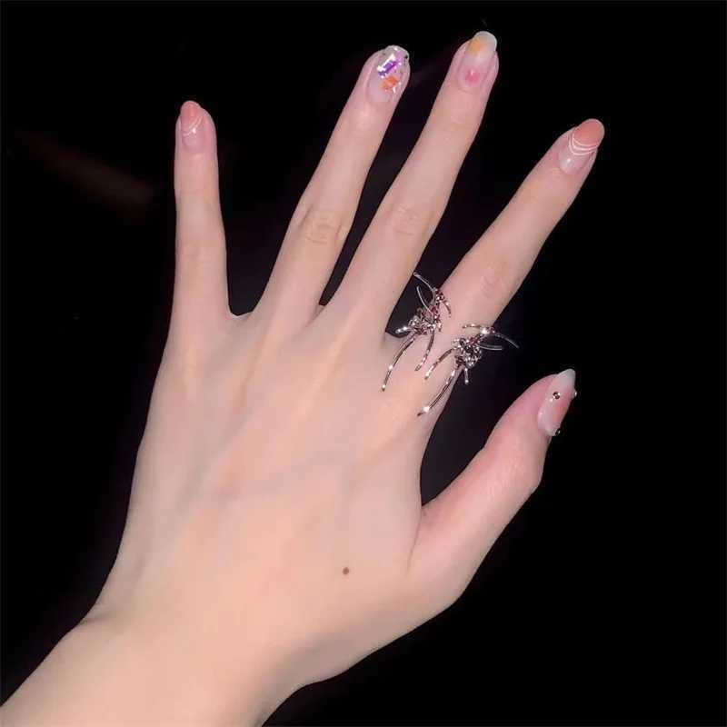 Rock Spider Ring Red Zircon Crystal Liquid Metal Silver Color Open Ring For Women Rock Party Jewelry Hip Hop Accessories Z251017