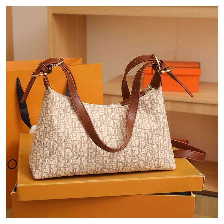 New Letter Shoulder Women's Simple Retro Messenger Bag High-end Atmosphere Casual Temperament