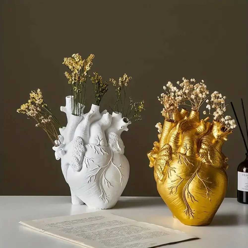 Creative Heart Shaped Vase Sculpture Anatomy Themed Heart Vase Resin Figurine Ornament 5 Colors Dried Flower Container C251017