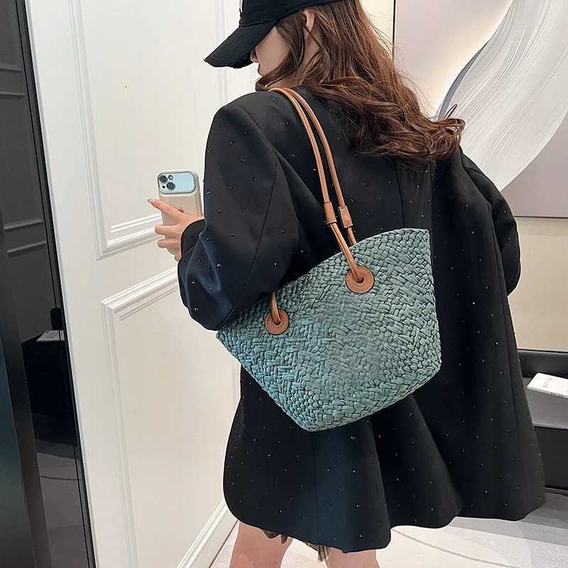 French Elegant Woven Bag Fashionable Light Luxury Brand Designer Bag Retro Shoulder Handbag Large Capacity Solid Color Tote Bags Z251017