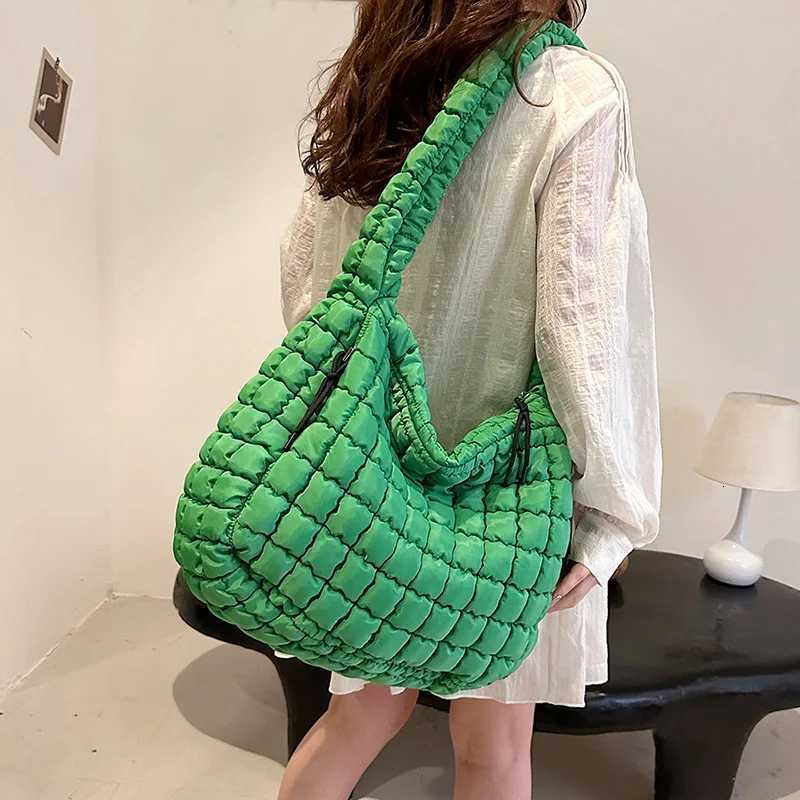 Casual Ruched Hobos Women Shoulder Bags Quilted Padded Crossbody Bag Large Capacity Nylon Puffer Tote Bag Big Shopper Purses Z251017