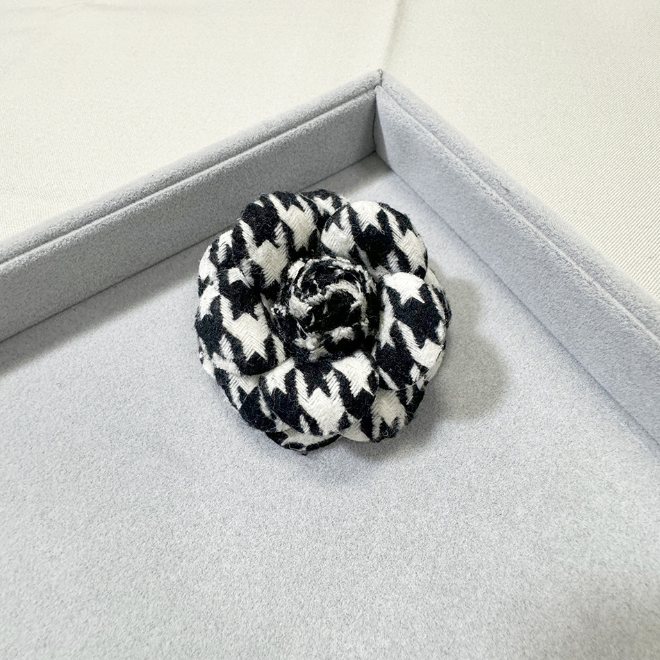 designer brooch suqi exquisite 7cm small style tweed camellia pin for women french highend fashion accessories brooch