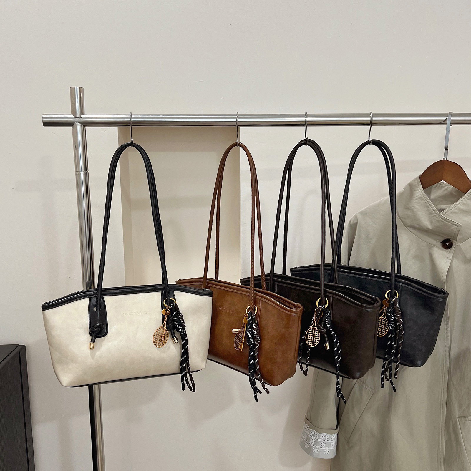 Designer Bag High-value Retro Large Capacity Bag For Women 2025 New Autumn Winter Commuter Shoulder Luxury Bag Bag Handheld Tote Bag