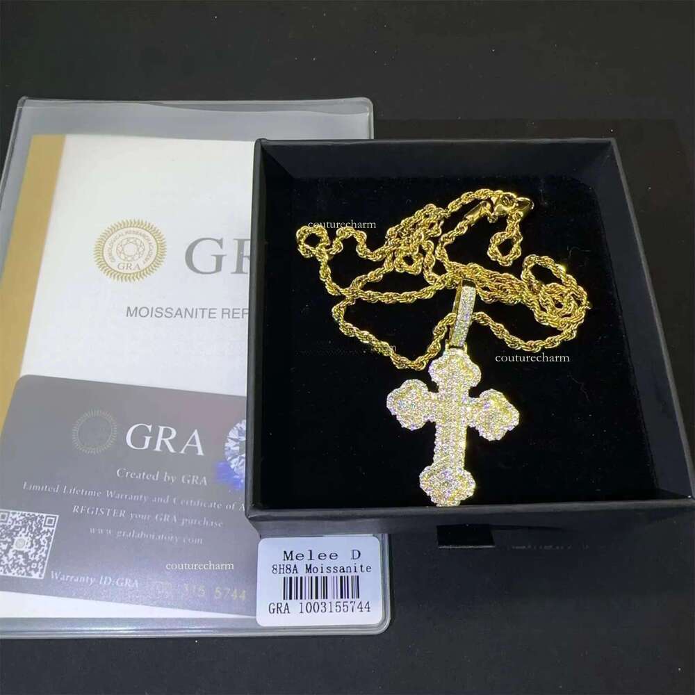 New Design Trendy Fashion Shining Jewelry Hip Hop Sterling Sier Claw Setting VVS Moissanite Dia Cross Pendant