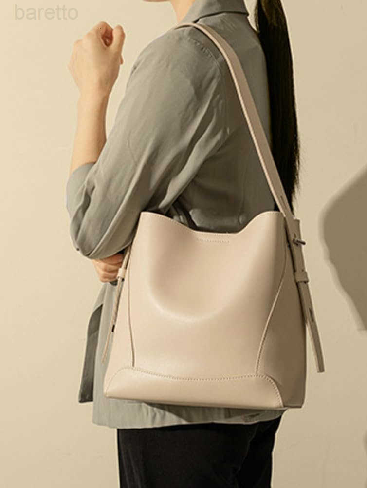 Womens Trendy Tote Bag Vegan Leather Shoulder Crossbody Purse Large Bucket Handbag Soft Top Handle Satchel Z251017