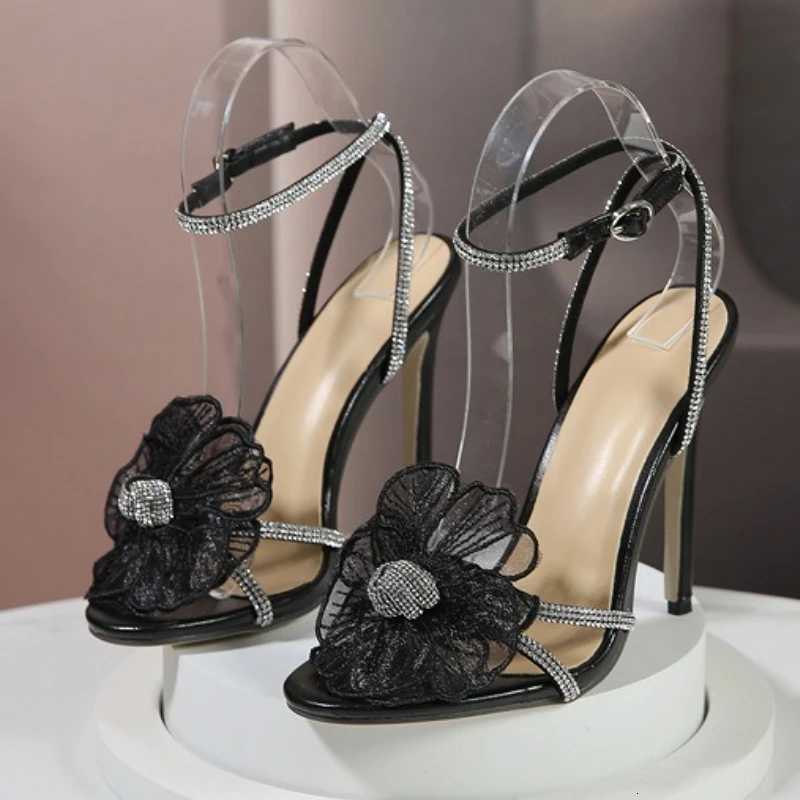 Luxury Rhinestone Flower High Quality Shoes Sexy Open Toe Ankle Strap Large Size Women Sandal Elegant Design Buckle Wedding Shoe Z251015