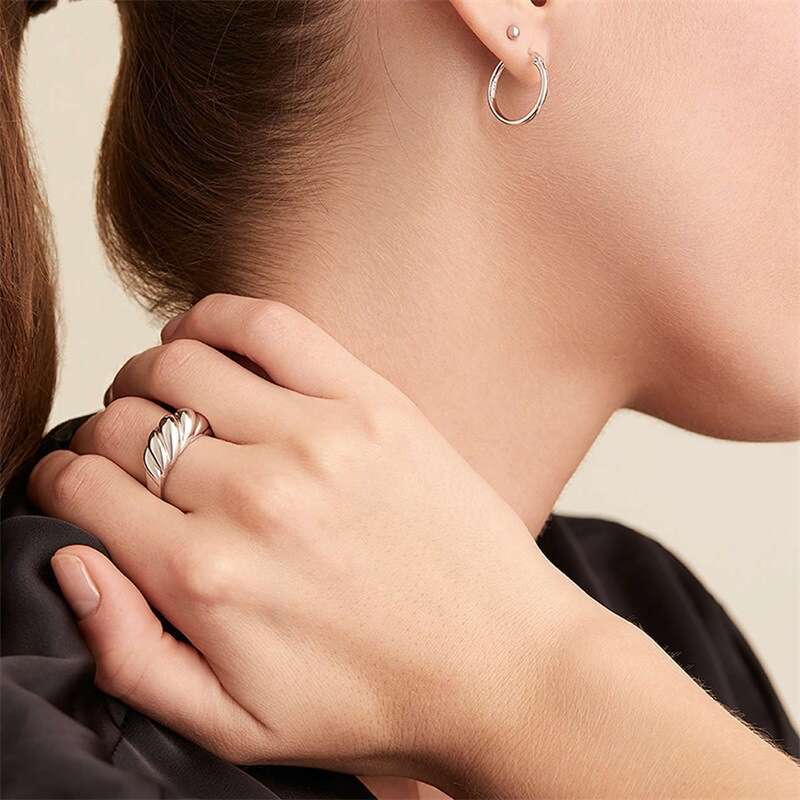 Stainless Steel High-End Gold-Plated Couple Index Finger Niche Style Ring Jewelry