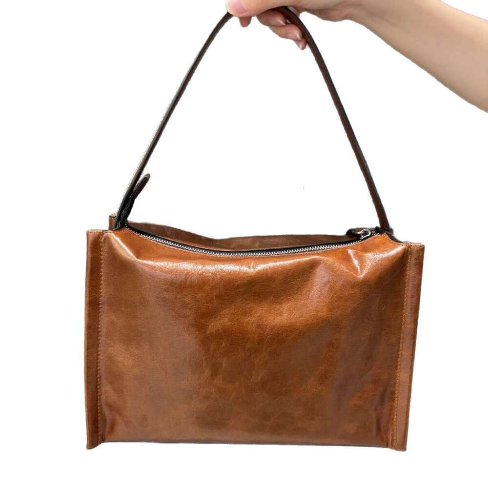JW First Layer Oil Wax Cowhide Underarm Large Capacity Handbag Commuter Shoulder Crossbody Bag