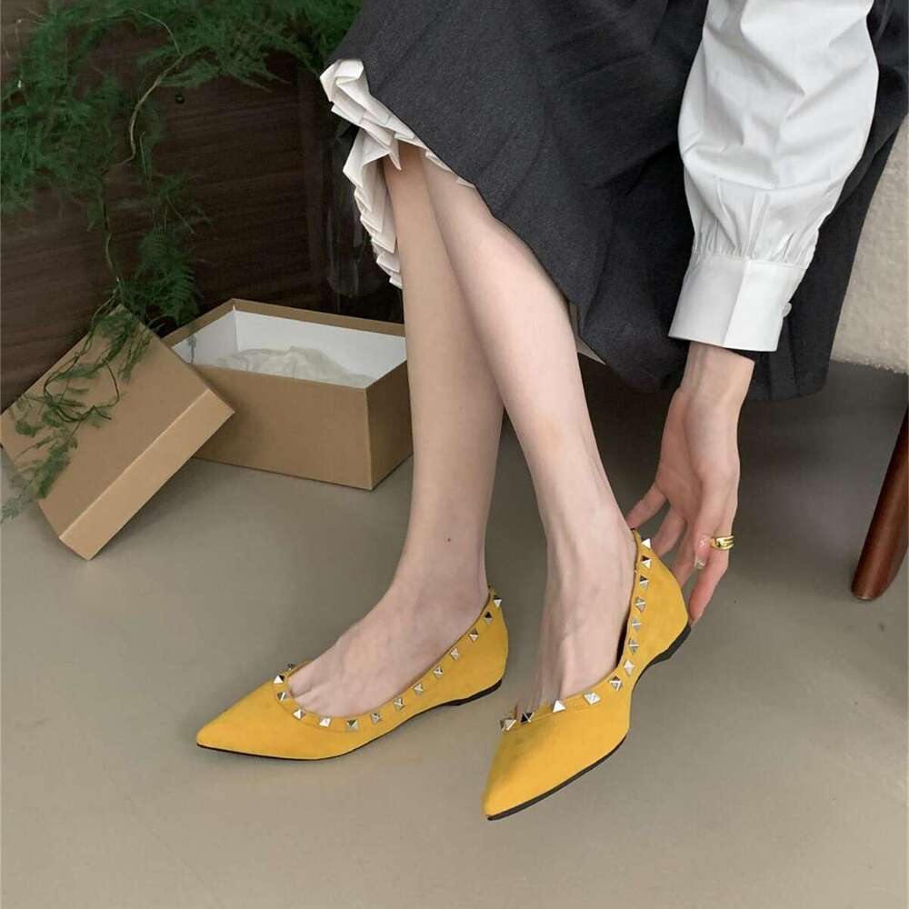 Women's Designer Shoe Petite Pointed Toe Hidden Wedge 2.5CM Sole Suede Rose Red Studded Shallow Sexy Low Heel Single Shoes Date Night Essential