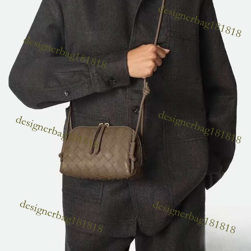 designer bag tote bag Handwoven New Fashion Versatile Shell Commuter Shoulder Crossbody Bag Women Woven Trend