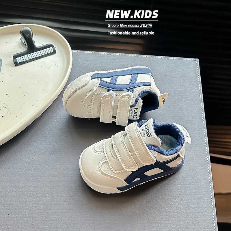 Childrens Sneakers Girls Four Seasons Soft Childrens Shoes Silver Boys Nonslip Shoes 26 Years Old Leather Kids Single ShoesT251017