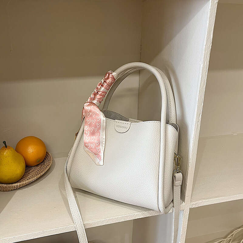 2025 Fashion Korean Version Simple Elegant Handheld Bucket Casual Versatile Shoulder Crossbody Women's Bag
