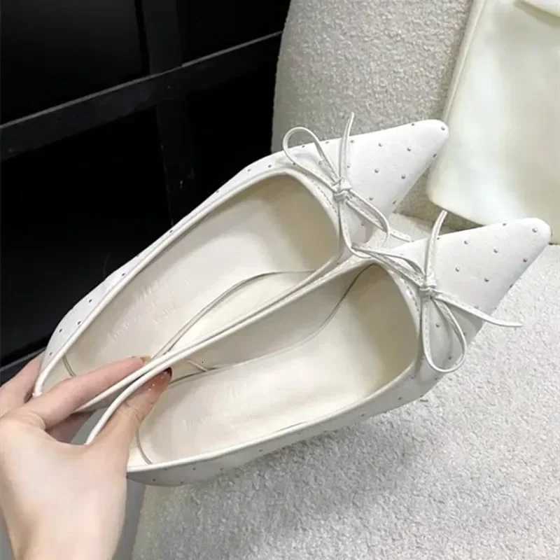 Fashion Rhinestone Bow Decoration Women Pumps Sexy Pointed Toe Satin Thin High Heels Elegant Banquet Shoes Women Mules Loafers Z251015
