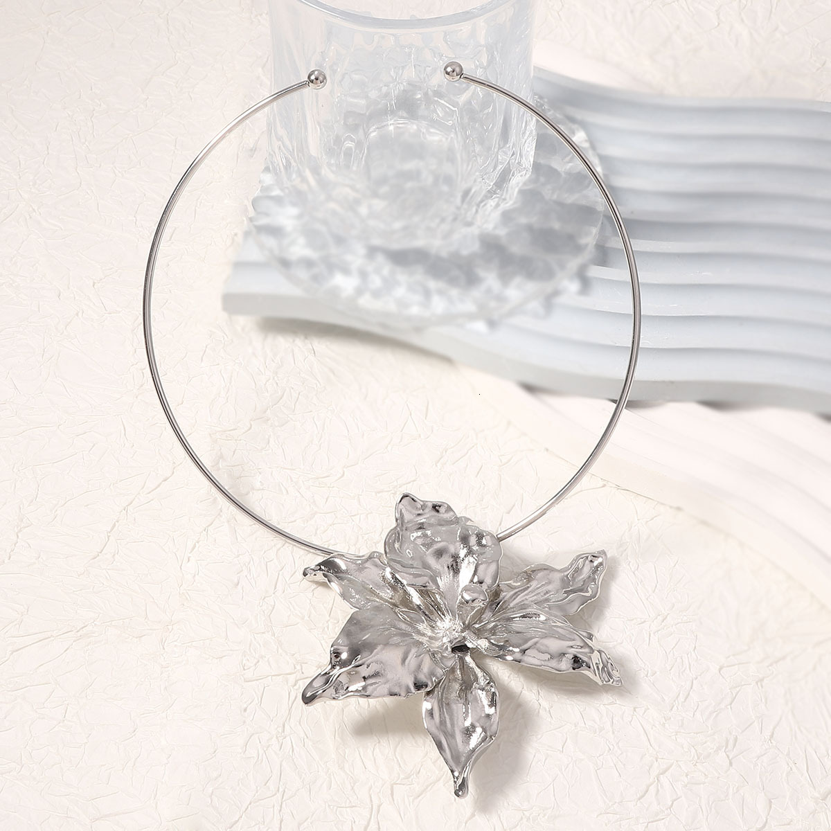 Designer necklace Fashion Exaggerated Design Simple Alloy Flower Pendant Choker Trendy Women's necklace free shipping