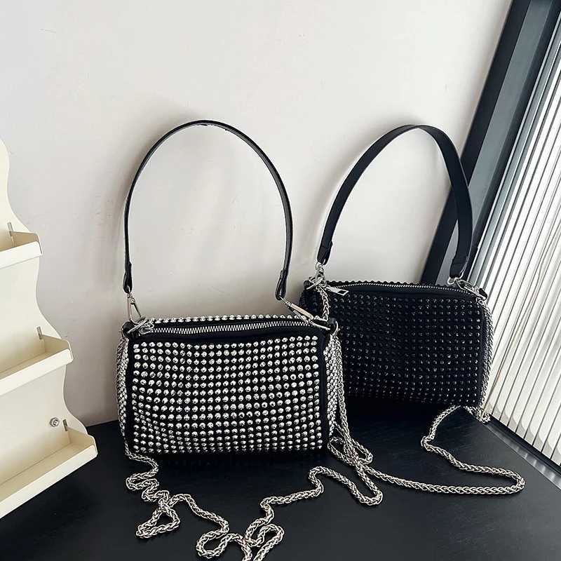 Spring and Summer Small Bags 2024 New Trend Personalized Color Diamond Pillow Bag Chain Shoulder Personalized Crossbody Bag Z251017
