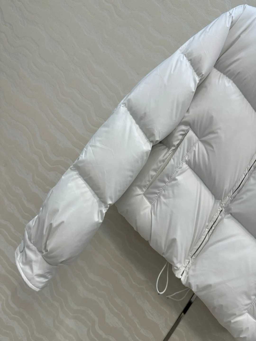 Winter Women Warm Down Jacket Stand Collar Windproof Short Jacket Thicken Fashion 90 White Duck Down Loose Parkas Coat Outwear W251016