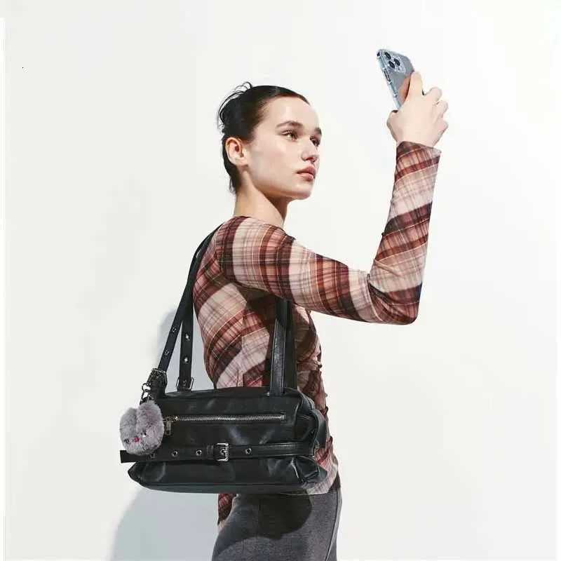 2025 New Korean design Soft Leather Crossbody Bag Wens Saddle Bag Underarm Bags Four Small Bag Sli Trendy Handbag1 D251017
