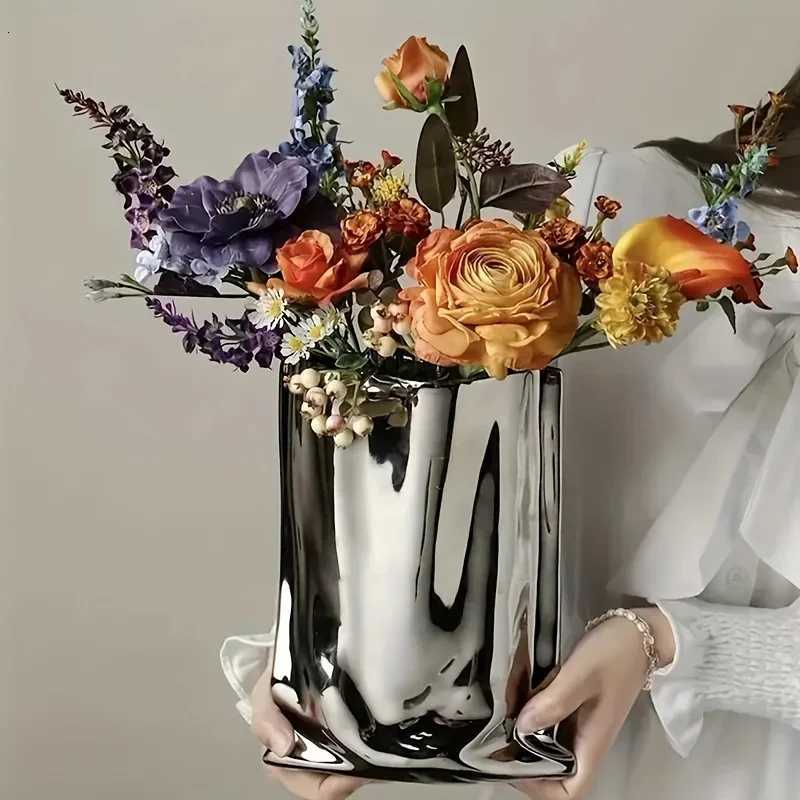 Luxurious And Elegant Creative Electroplated Silvery Ceramic Vase With A Highend Feel Suitable For Displaying Artificial Flower C251017
