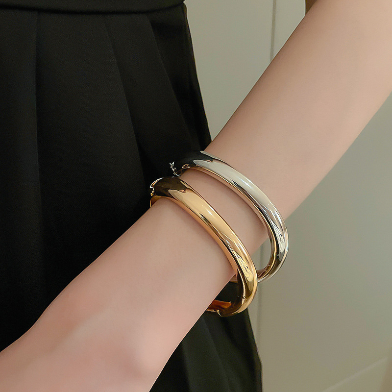 High-end Glossy New Simple Elegant Bracelet Light Niche Minimalist Style Jewelry