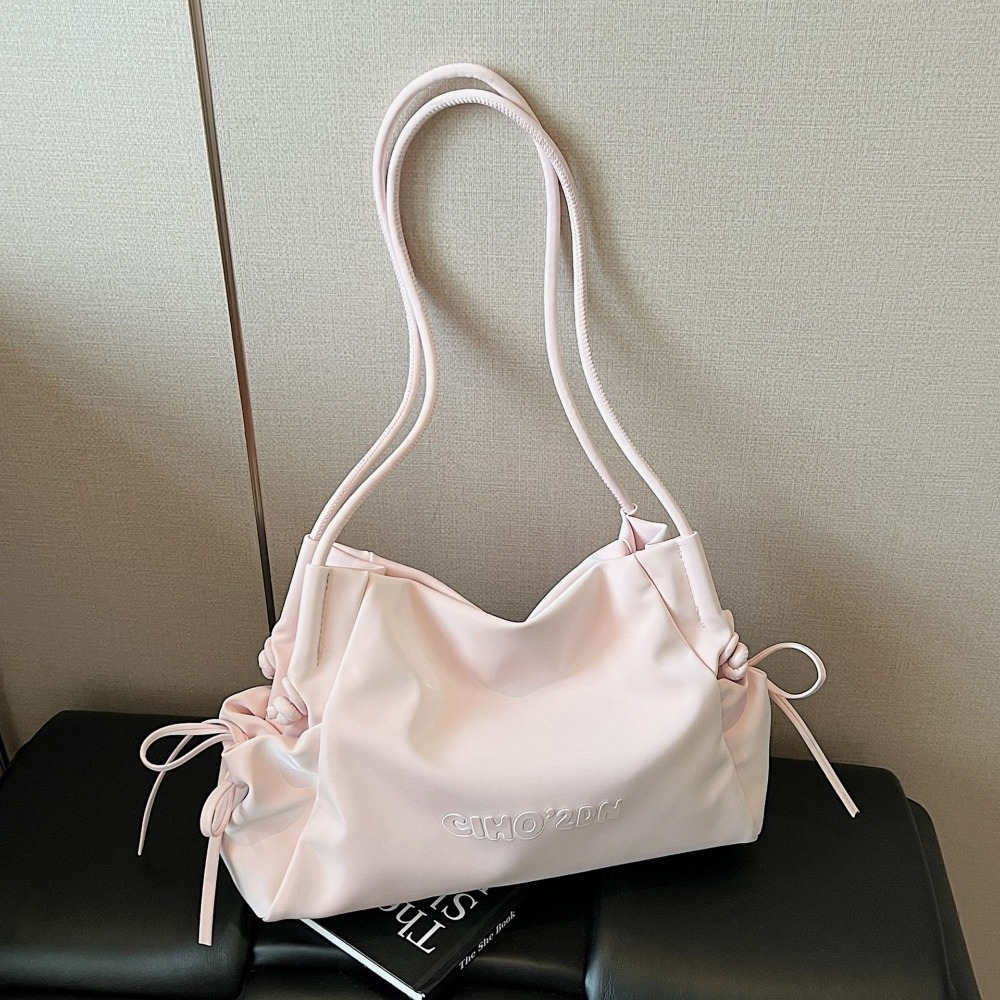 Fashionable High-Sense Womens Shoulder Bag: Spacious Commuting Companion with Comfortable Straps