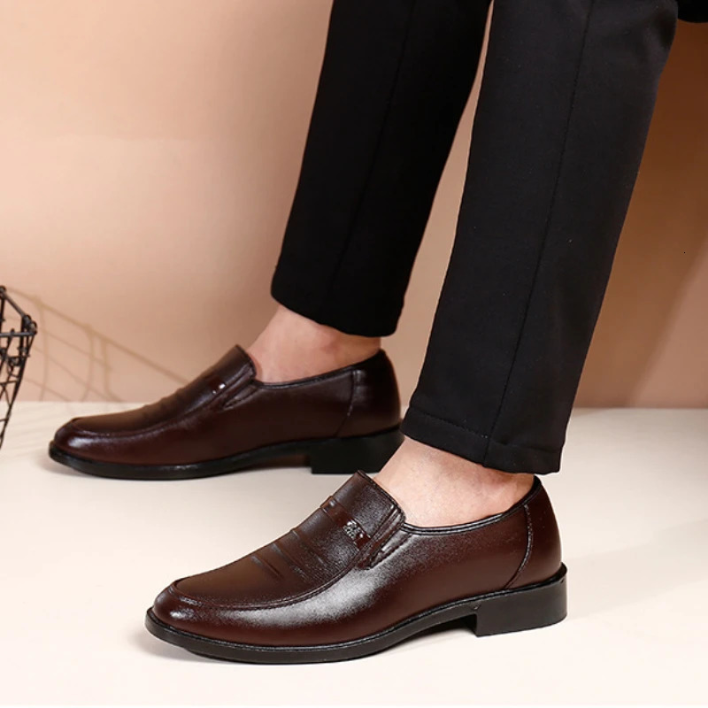 Leather Shoes for Men High Quality Business Men Dress Shoes comfortable Flats Oxford Breathable Men Party Wedding Shoes 251010