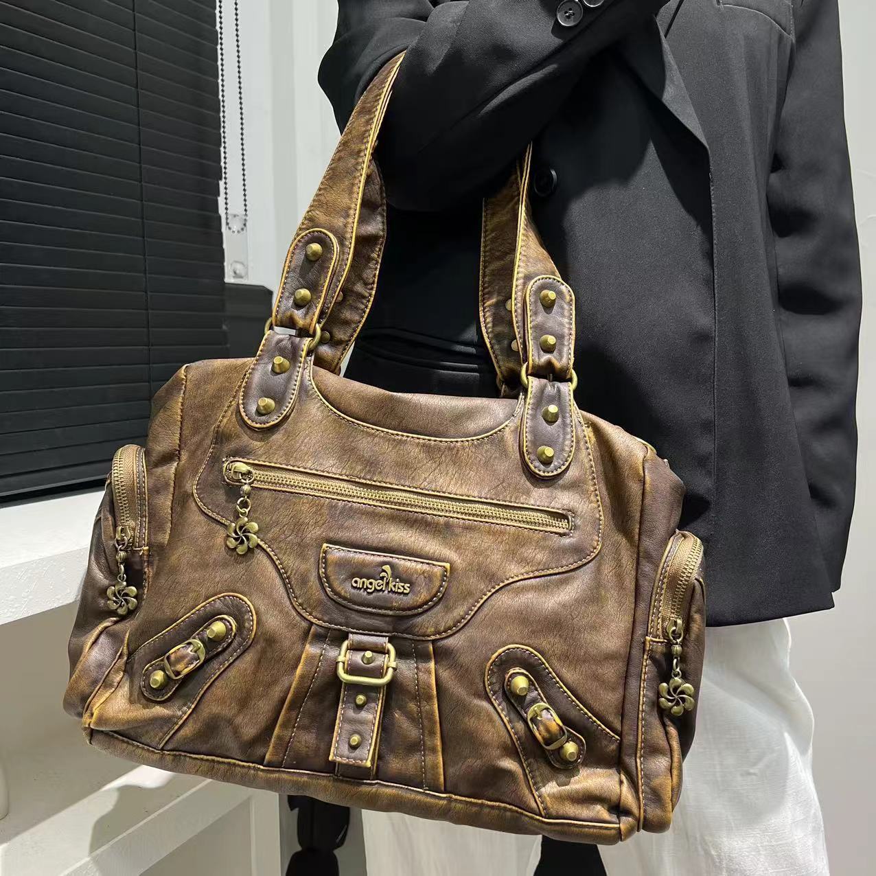 Y2k Vintage Womens Shoulder Bag Large Capacity Casual Pu Leather Tote Bag American Retro Ladies Armpit Bag 241125
