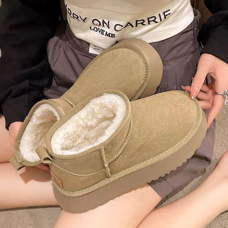 Thick Sole, Increased Waterproof, Snow Boots For Women In 2024 Winter, New Plush, Thickened, And Anti Slip Northeast