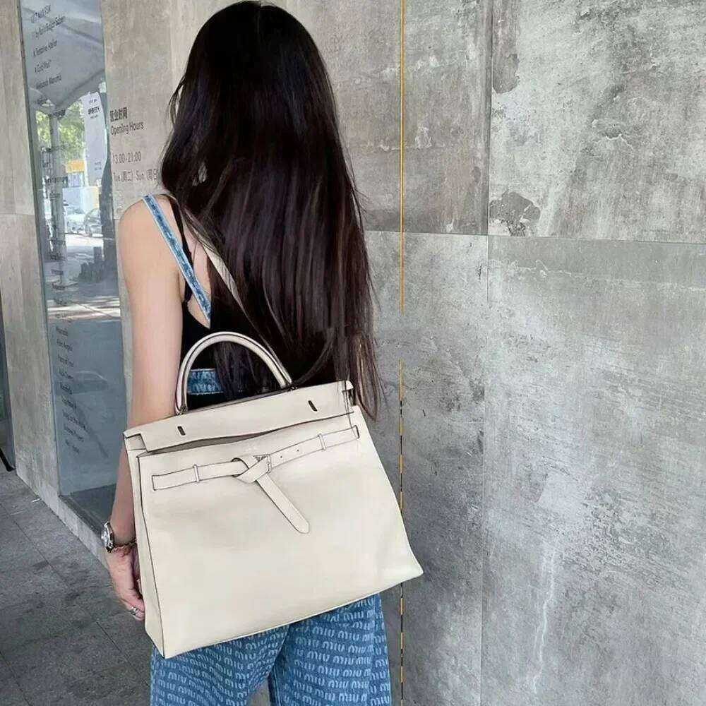Light High Quality First-layer Swift Cowhide Leather Women Folding Clutch Fashionable Shoulder Bag Commuting