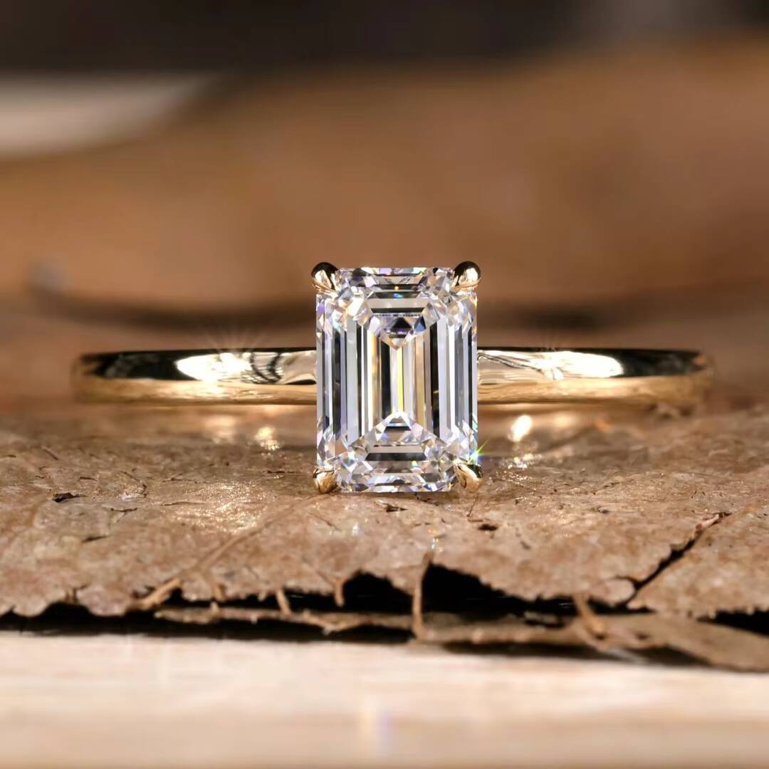 Emerald Cut Lady Ring 14K 18K Gold VVS VS 05CT 1CT 2CT Lab Grown Diamond Ring Yellow Gold Lab Grown Diamond Ring