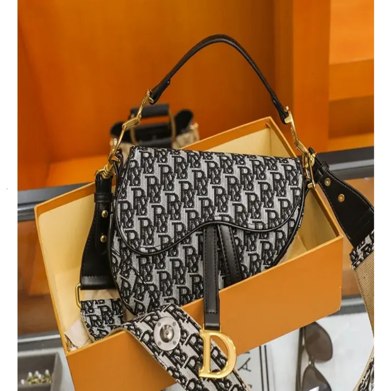 handbag saddle womens crossbody shoulder bag classic print leather solid color black designer bags 5562