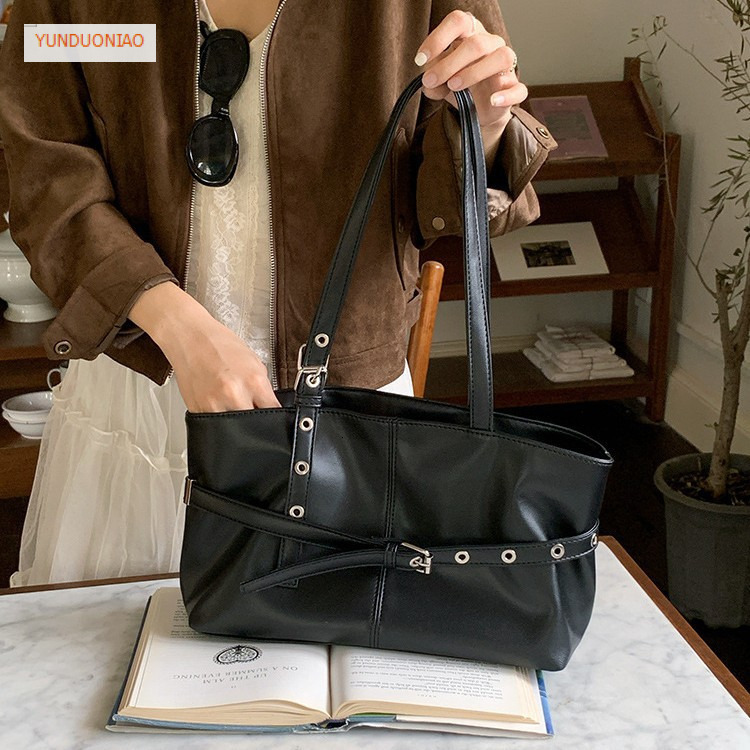 New autumn and winter designer women's large capacity handbag new commuting bag simple retro style women's shoulder bag luxury bag