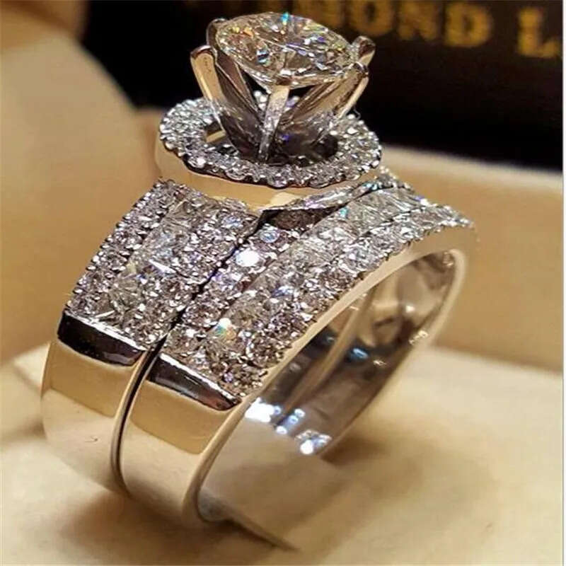 Top Selling Classical Fashion Jewelry Brand New Sterling Sier Couple Rings Round White Topaz CZ Dia Gemstones Bridal Ring Set Gift