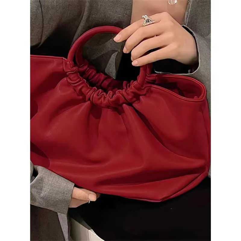 Female Red Handbags 2024 New Pleated Bridal Wedding One Shoulder Bags Autumn New Female Large Capacity Commuting Crossbody Purse Z251017
