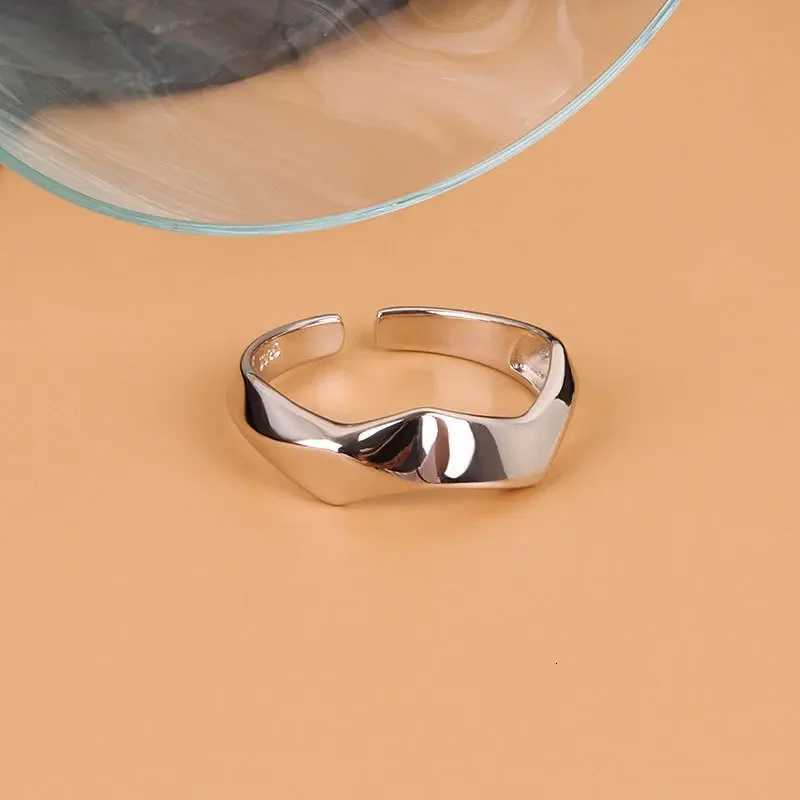 New Fashion Silver Color Geometric Open Rings for Women Simple Irregular Smooth Adjustable Finger Rings Party Jewelry GiftsW251017
